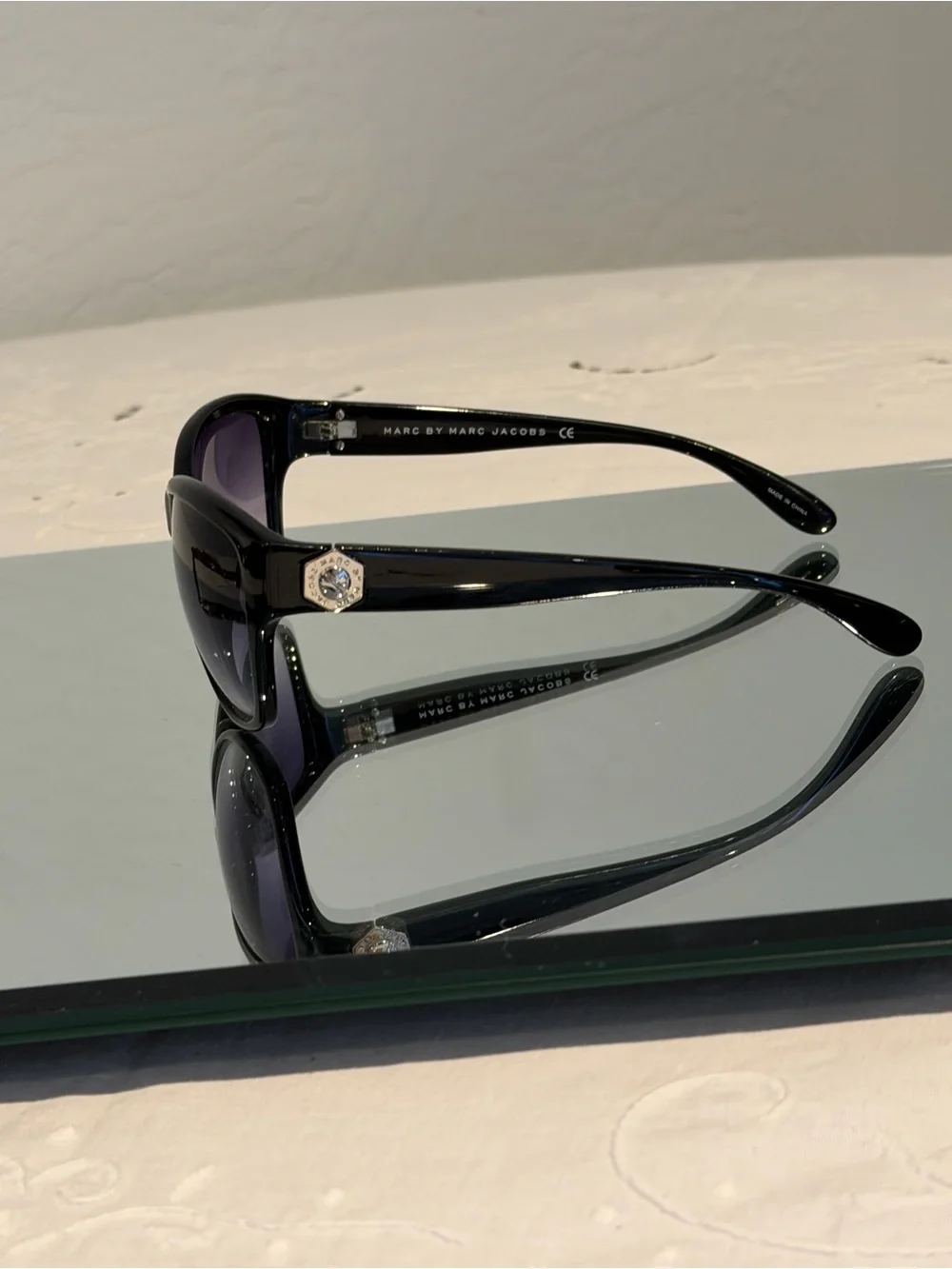 Marc By Marc Jacobs Black Cat-Eye Sunglasses with Gradient Blue-Gray Lenses